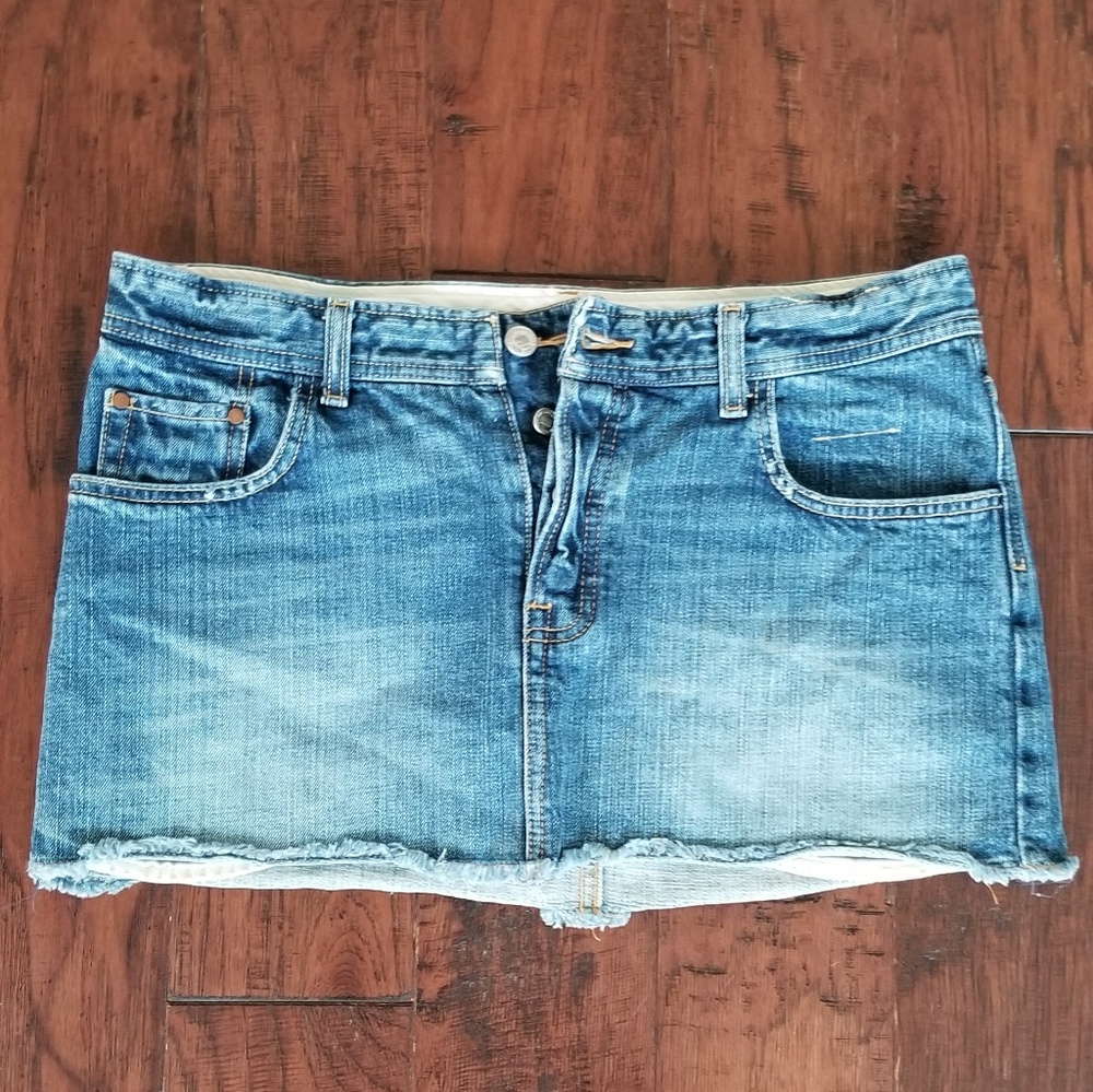 Ruehl no.925 denim mini skirt